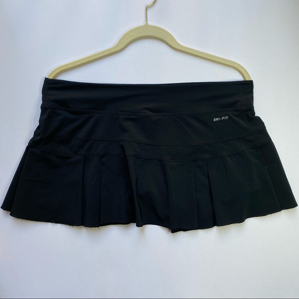 NIKE Dri-Fit Lined Short Skirt - Women’s L - Picture 2 of 4